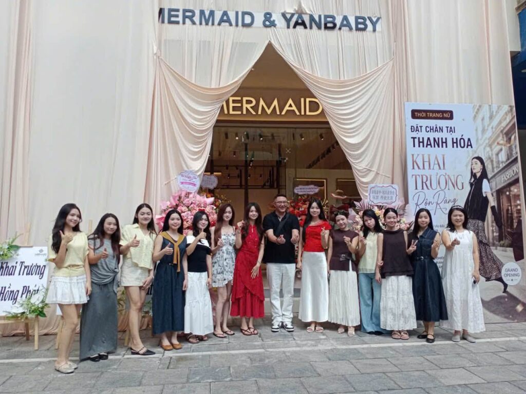 Tham dự lễ khai trương thương hiệu thờI trang của doanh nghiệp Trung Quốc tại Thanh Hóa